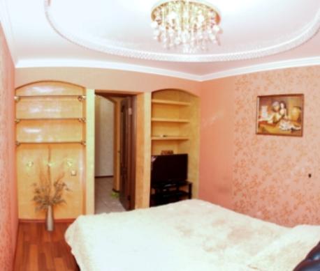 Трехкомнатная квартира посуточно в Ильичёвске (Черноморске), ул. Мира (Ленина), 15А