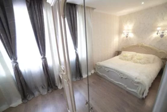 3к кв. посуточно на первой линии.