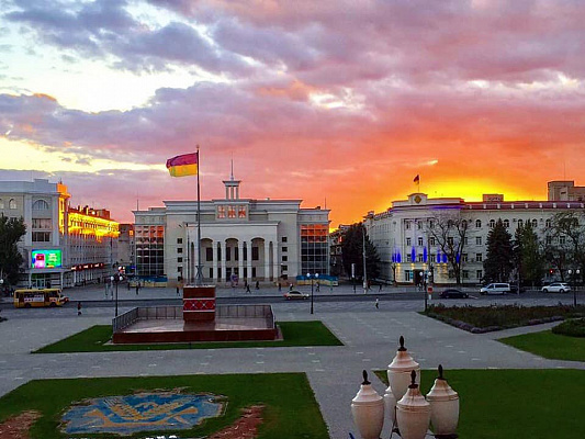 Однокомнатная квартира посуточно в Херсоне, Суворовский район, пл. Свободы, 8