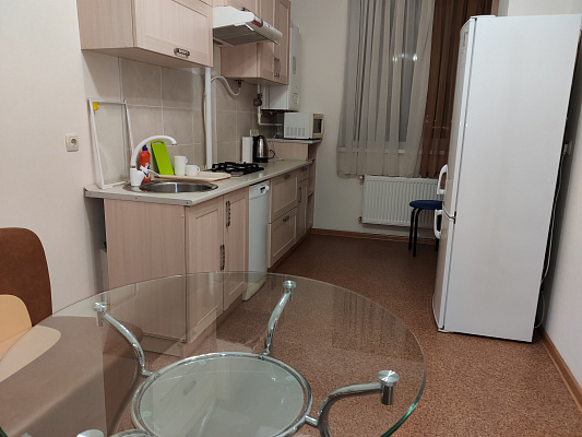 Однокомнатная квартира посуточно в Симферополе, Киевский район, ул. Тренева, 21