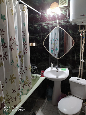 Однокомнатная квартира посуточно в Мариуполе, Центральный район, б-р Шевченко, 68