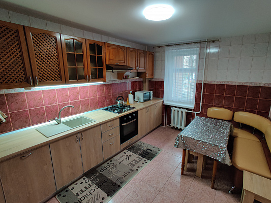 Трехкомнатная квартира посуточно в Луцке, пр-т. Соборности, 6