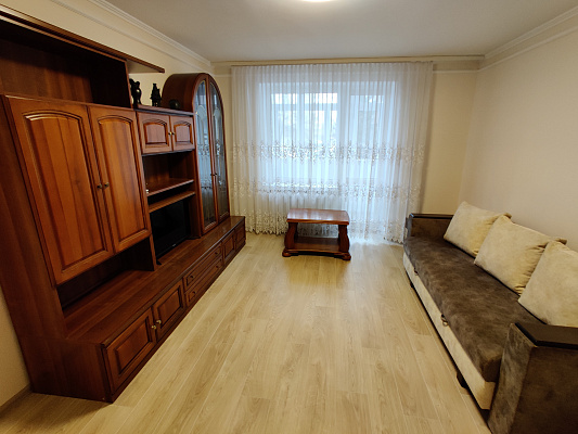 Трехкомнатная квартира посуточно в Луцке, пр-т. Соборности, 6