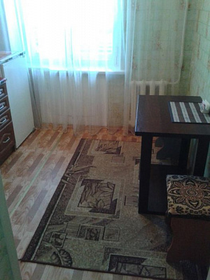 Однокомнатная квартира посуточно в Лисичанске, ул. Сосюры, 360