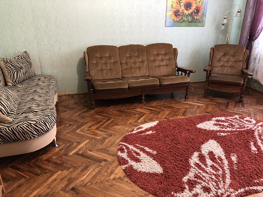 Однокомнатная квартира посуточно в Луцке, ул. Шопена, 15