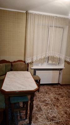 Однокомнатная квартира посуточно в Луцке, ул. Станиславского, 48г