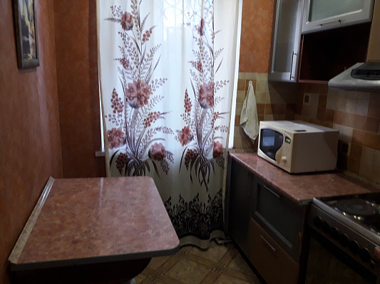 Двухкомнатная квартира посуточно в Мелитополе, ул. Ивана Алексеева (Крупской), 18 а
