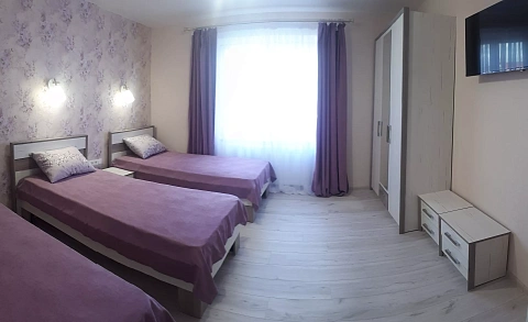 2-комнатная посуточно в Берегово. пер. Мукачевский, 4б — 1001256011 изображение 1