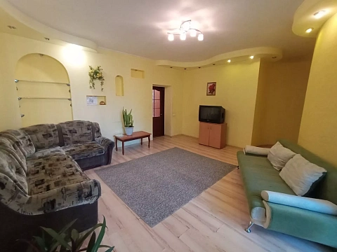 3-комнатная посуточно в Харькове. Шевченковский район, ул. Сумская, 73 — 2072269752 изображение 1