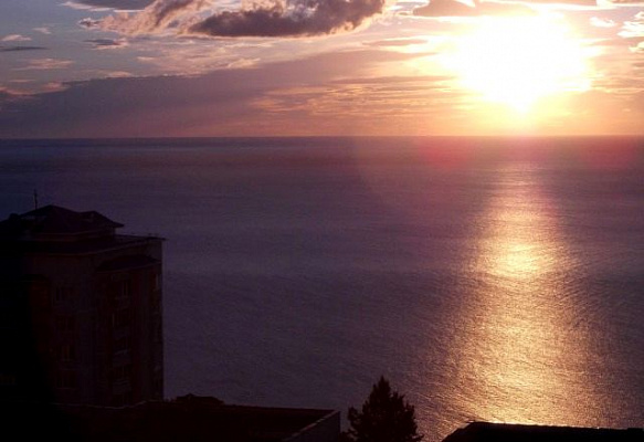 Однокомнатная квартира посуточно в Алуште, ул. Морская, 11