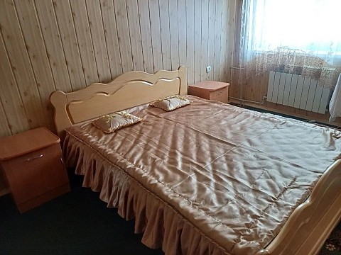 Дом посуточно в Изках. ул. Главная, 60 &mdash; 1001695493 изображение 1