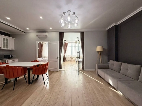 3-комнатная daily in Odesa. Primorskiy district, Gagarinskoe plato, 5/2 &mdash; 1001342538 image 1