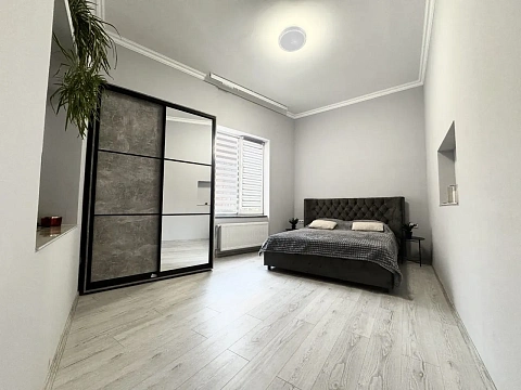 2-комнатная daily in Chernivtsi. SHevchenkovskiy district, Universitetskaya St., 25 &mdash; 1001695266 image 2