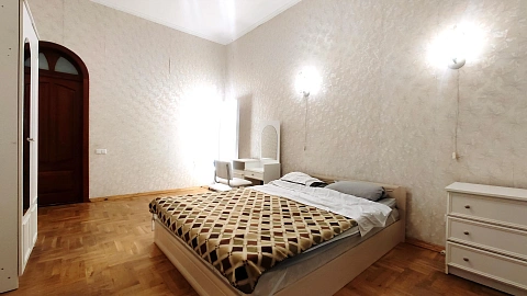 mini-hotels daily in Kyiv. Antonovicha St., 18 б &mdash; 1001698931 image 1