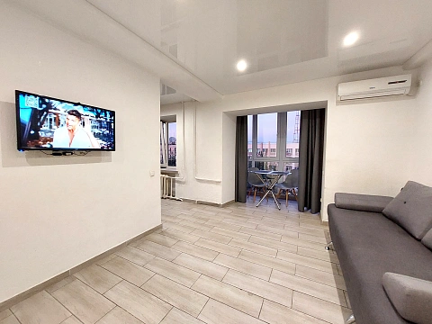 2-комнатная подобово у Запоріжжі. Вознесеновский район, пр-т Соборний, 133 &mdash; 1001633786 зображення 1