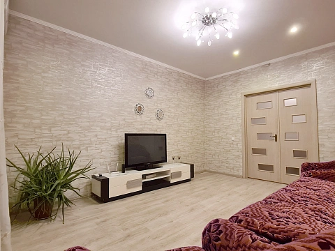 2-комнатная daily in Zaporizhzhia. Voznesenovskiy district, Sobornyy Ave., 171 &mdash; 1001390161 image 1