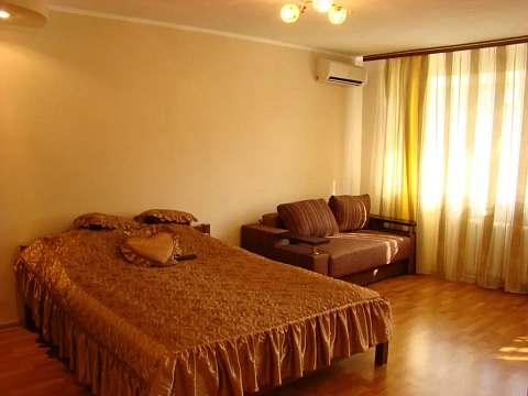 1-комнатная посуточно в Днепре. Чечеловский район, ул. Независимости, 22а &mdash; 1001703140 изображение 1