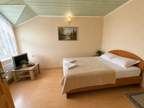mini-hotels daily in Vinnytsia. Vladimira Svidzinskogo St., 2 &mdash; 1001719449 image 1