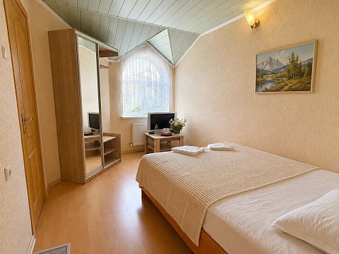mini-hotels daily in Vinnytsia. Vladimira Svidzinskogo St., 2 &mdash; 1001719449 image 3