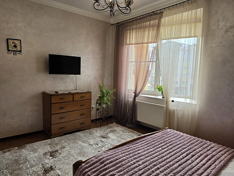 1 room daily in Chernivtsi. SHevchenkovskiy district, Geroev Maydana St., 43 &mdash; 605068640 image 3