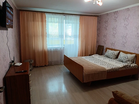 Однокомнатная посуточно в Ровно. ул. Степана Демьянчука, 1б &mdash; 1001728985 изображение 1