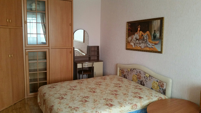 Однокомнатная квартира посуточно в Керчи, ул. Сергея Борзенко, 21
