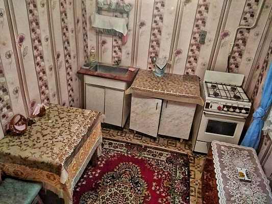 Однокомнатная квартира посуточно в Изюме, ул. Пролетарская, 10