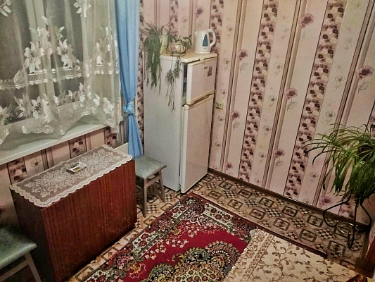 Однокомнатная квартира посуточно в Изюме, ул. Пролетарская, 10