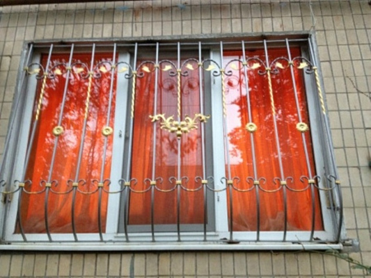 Трехкомнатная квартира посуточно в Ильичёвске (Черноморске), ул. Мира (Ленина), 15А