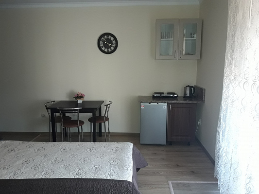 Двухкомнатная квартира посуточно в Поляне, ул. Курортная, 2а