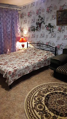 Однокомнатная квартира посуточно в Мариуполе, Приморский район район, ул. Бахчиванджи, 16