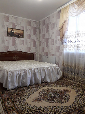 Двухкомнатная квартира посуточно в Светловодске, ул. Юбилейная, 4